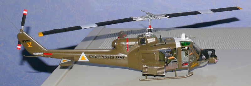 UH-1C HUEY HEAVY HOG au 1/35ème d'ACADEMY - Page 5 P1230623