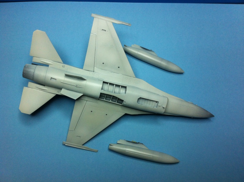 TRIO (!!!) de F-16 (HASEGAWA/ESCI) [1/72]  F-16_v11