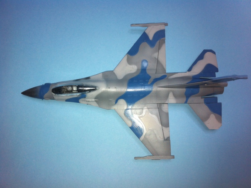 TRIO (!!!) de F-16 (HASEGAWA/ESCI) [1/72]  F-16x325