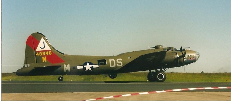 B-17 " FORTERESSE VOLANTE" 01510