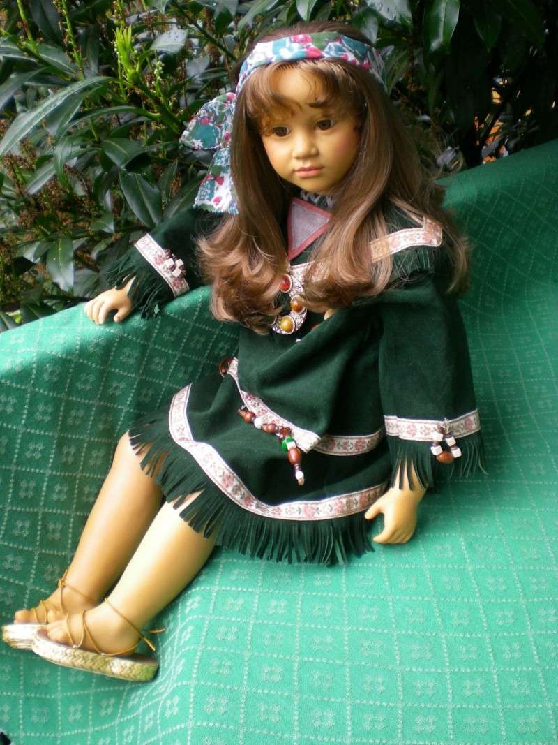 Qui peut identifier cette poupée ? _5710