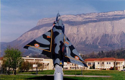 Mirage III C -EH n°78 EC01/002 BA 102"Dijon" [Eduard 1/48] Mirage10