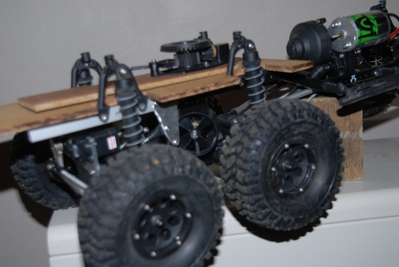 Le M.A.T.T. (4x4 amphibie sur chassis Unimog) 2014-012