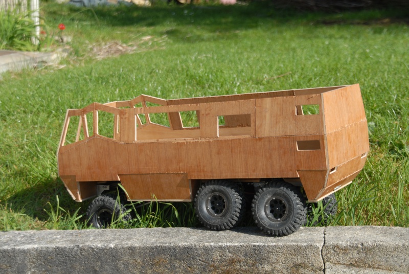 Le M.A.T.T. (4x4 amphibie sur chassis Unimog) - Page 2 2014-031