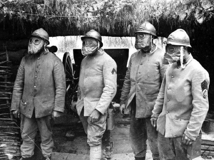 La protection contre les gaz. Masque10