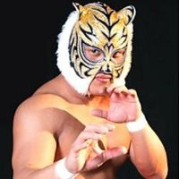 [Review] The Tiger Mask หน้ากากเสือ (2013) The_re10