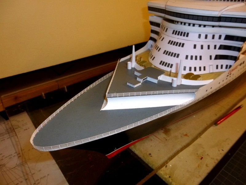 Fertig - QUEEN MARY2 JSC 1:250 gebaut von Millpet    - Seite 11 P1010471