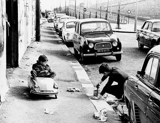 [RETRO]  Photos d'anciennes dans leur environnement - Page 6 14775810