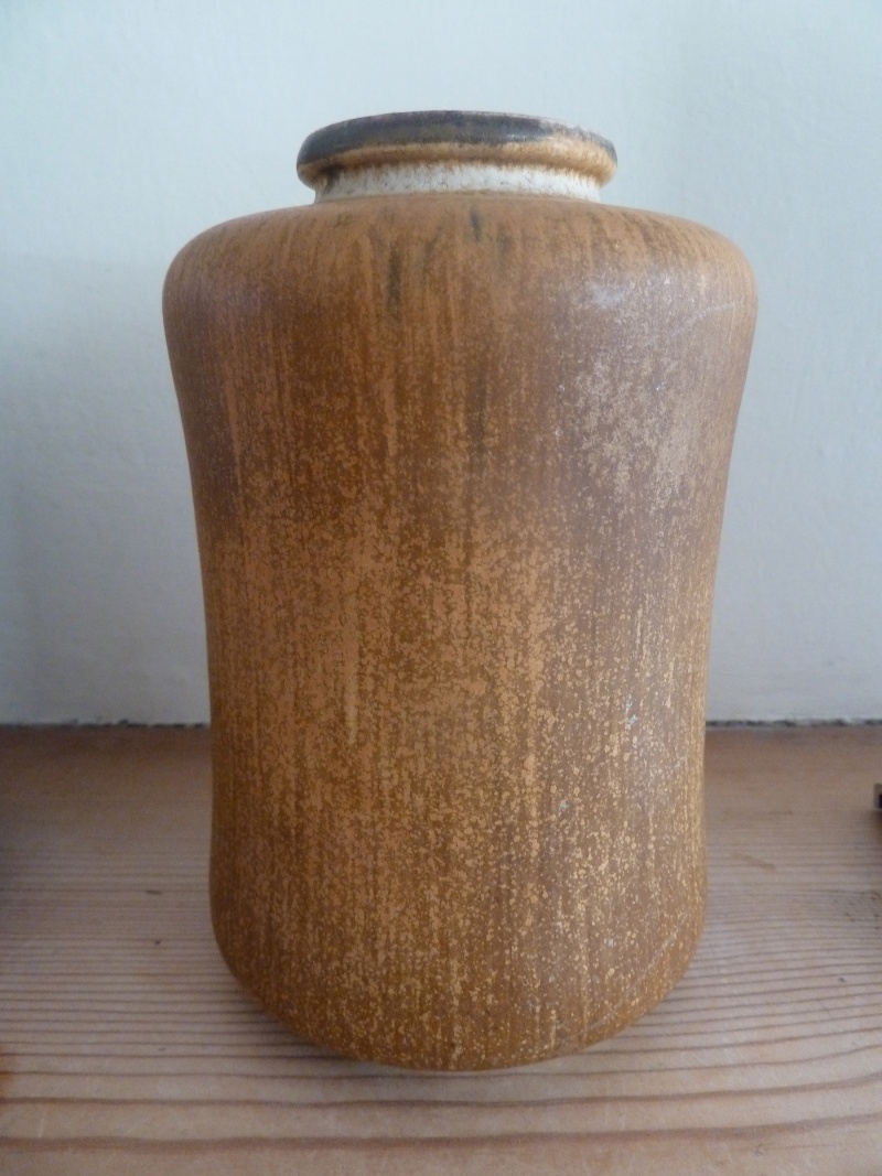 Lovely peanut shaped vase. hans and renate heckmann  P1050910