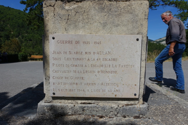 Monument aux Morts d'Aulan (Drôme) Dsc03013