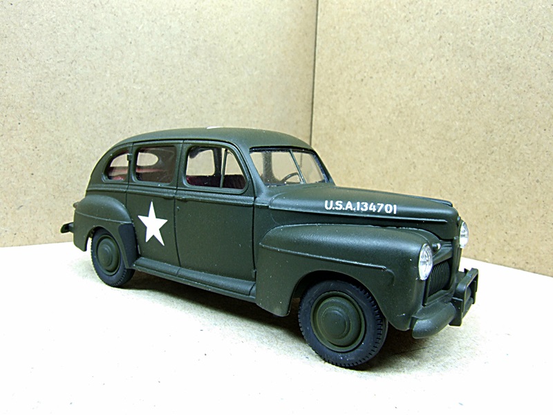 1942 US Army Staff Car. Ford Fordor 00431