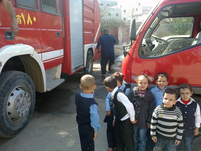 زيارة اطفال روضة التحرير الى مركز الاطفاء بكفر صقر Ousuo435