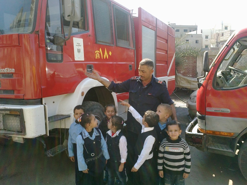 زيارة اطفال روضة التحرير الى مركز الاطفاء بكفر صقر Ousuo441