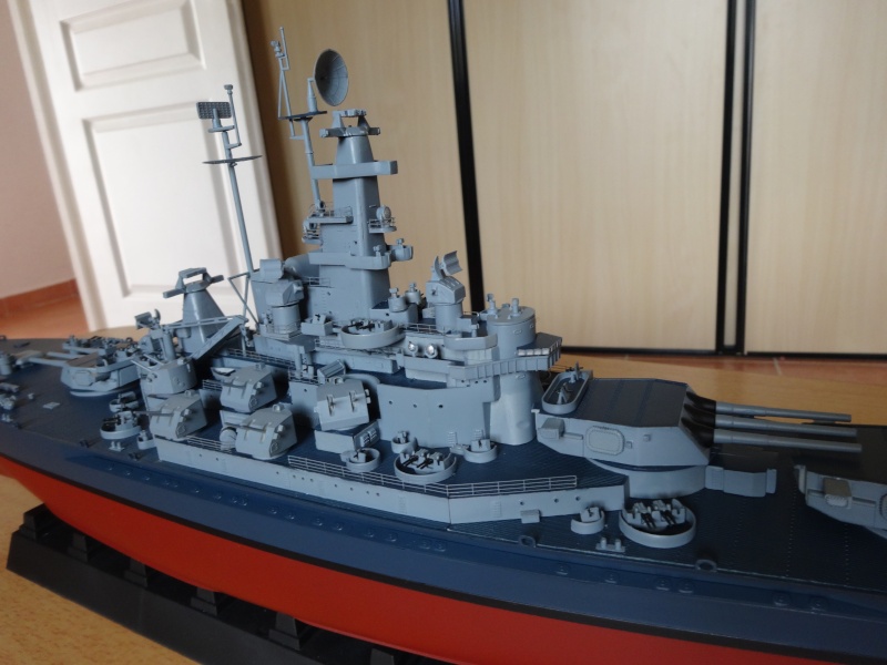 Uss Massachusetts 1/350 Trumpeter - Page 4 Dsc00011