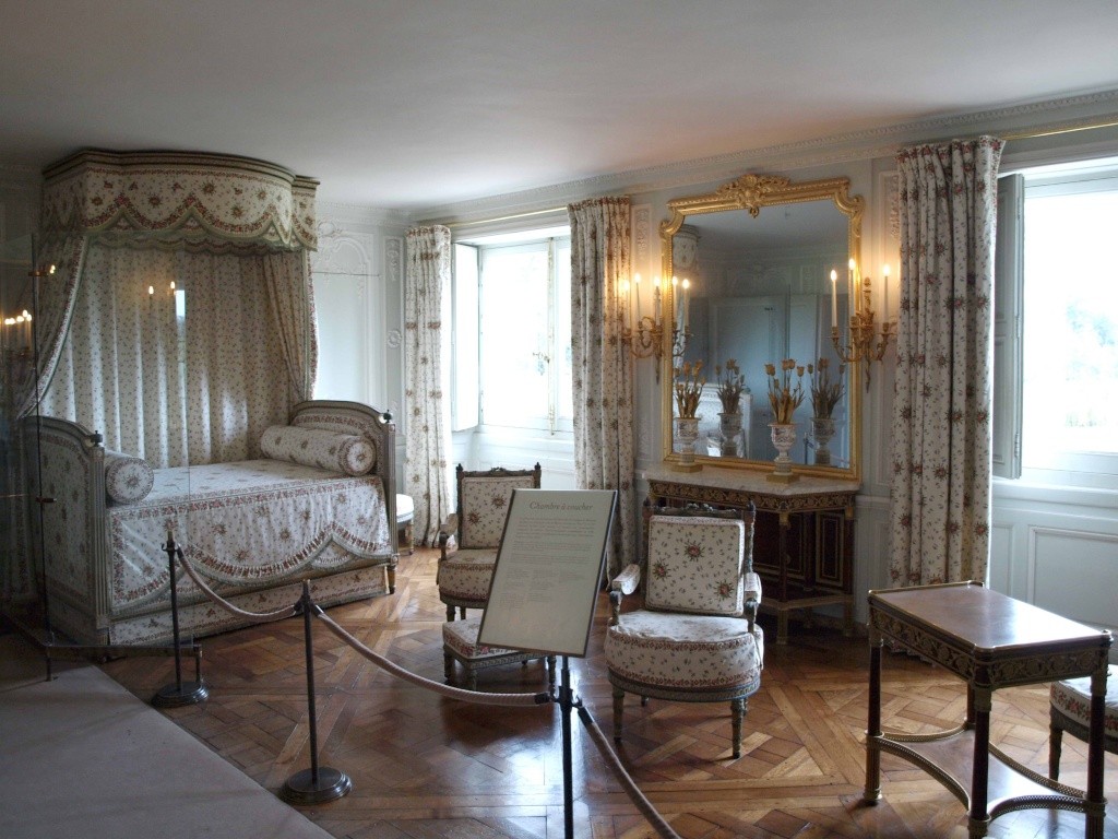 trianon - La visite du Petit Trianon: La chambre de la Reine 14_oct69