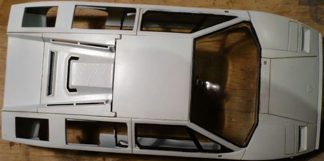 Lamborghini Countach 5000 Quattrovalvole, 1:24 (Italerie von 1983?) P1080145