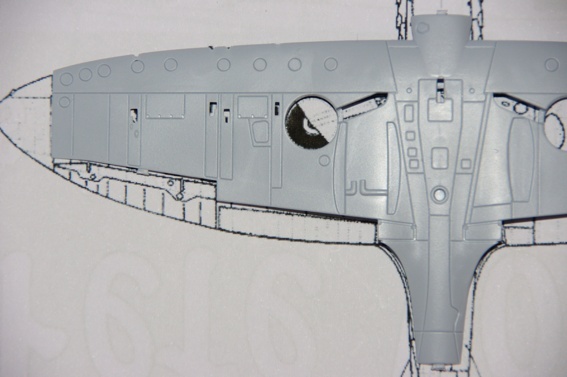 [Airfix] Supermarine Spitfire MkIa Spit_m25