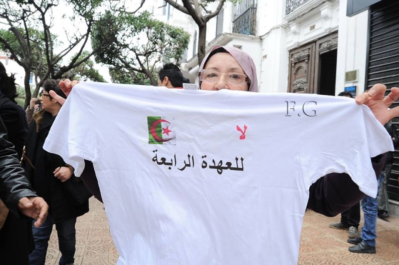 Représailles lors du rassemblement contre le 4ème mandat qui s'est tenu aujourd'hui le 01/03/14 à Alger (place Audin) 179
