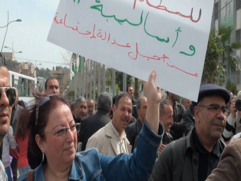 Mouvement "barakat" : Photos du SIT IN du 02 Avril 2014 à Béjaia 17947117