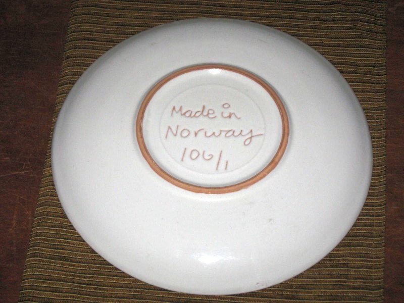 Please help identify this large Terracotta Plate inscised "Made in Norway" Img_2513