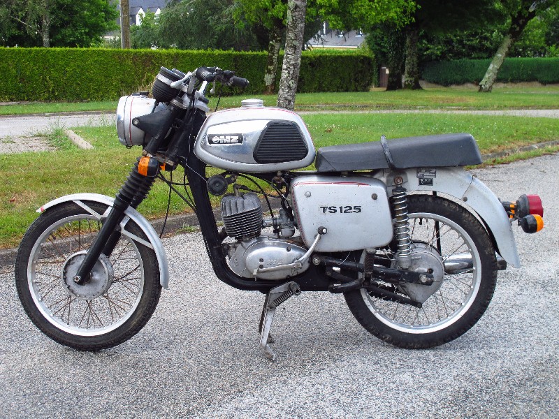 Mon dieu je ne la reconnais plus ma TS 125 ...... Img_4211