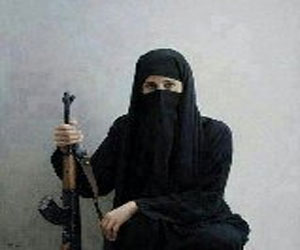 فتاة يمنية تطلق النار على شاب وبحوزتها مخدرات 1_699310