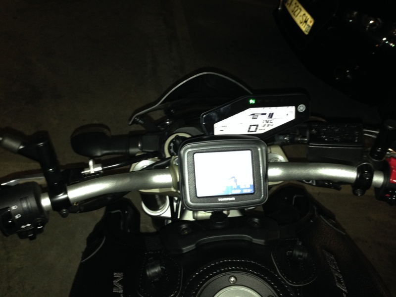 Support GPS Tomtom Rider / Fixation au compteur Photo_19