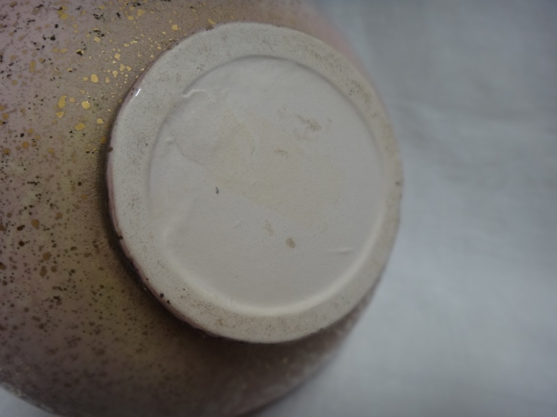 ID Maker of Vase with Pink and Gold Splatter Glaze on Cream Base Pinkgo19