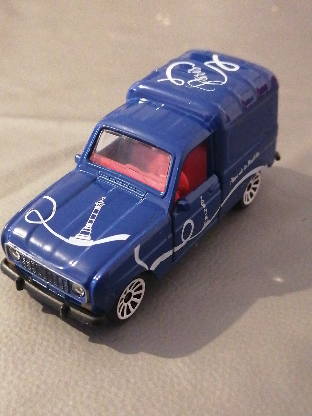 N°210E Renault 4L 17307310