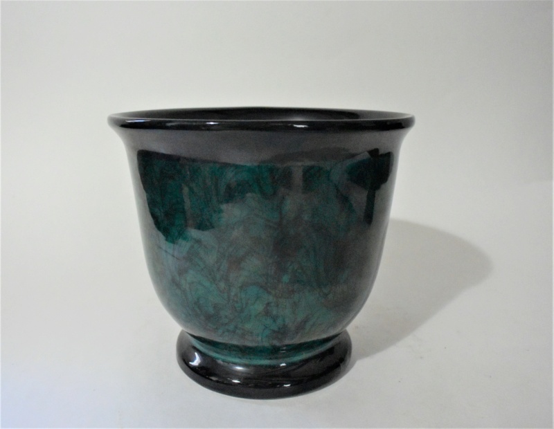 Vase décor  sur fond vert indien griffonné  Dsc_7929