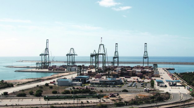 Porto de Sines investiu 40 milhões à espera do novo Canal do Panamá  Imagem10