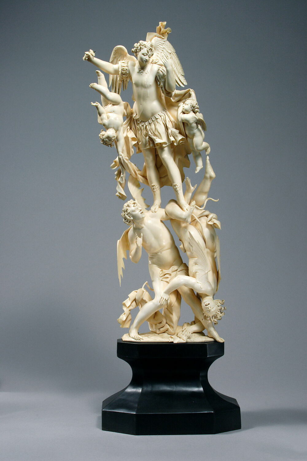 Exposition : Venus d'ailleurs, matériaux et objets voyageurs. La Petite Galerie du musée du Louvre 00002312