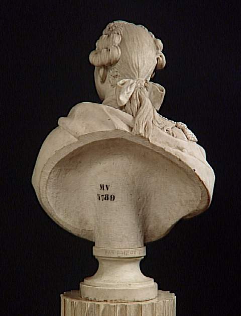 Portraits de Louis XVI : sculptures (bustes, statues, médaillons etc.) - Page 2 01-00410