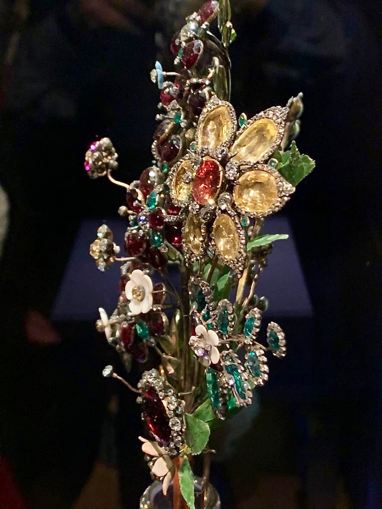 Le diamantaire-joaillier Jérémie Pauzié (1716 - 1779) : la couronne impériale de Russie et les bouquets de fleurs en pierres précieuses 0ee16610