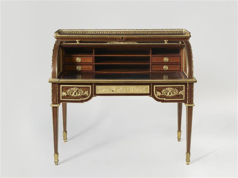 Mobilier de Marie-Antoinette au palais des Tuileries 10-53812