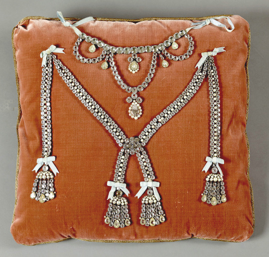 collier - Marie-Antoinette et l'Affaire du collier de la reine 10858110