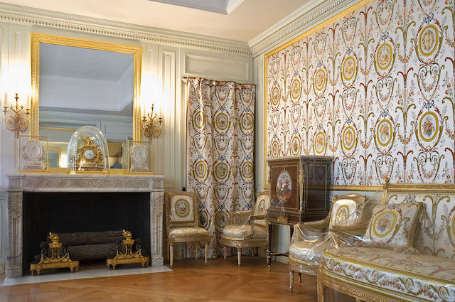 Quelles étaient les couleurs (originales) des meubles de Marie-Antoinette ?  1200px10