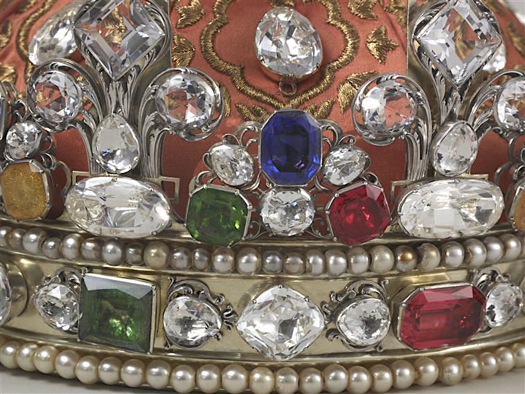 Les couronnes de la reine Marie Leszczynska et du roi Louis XV 13-50410