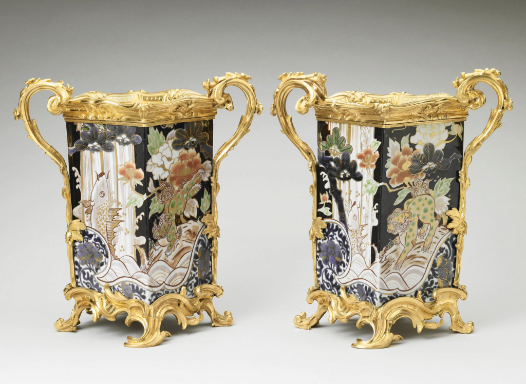 Service de Sèvres dans le goût de la porcelaine du Japon offert par Marie-Antoinette à sa mère 14718510