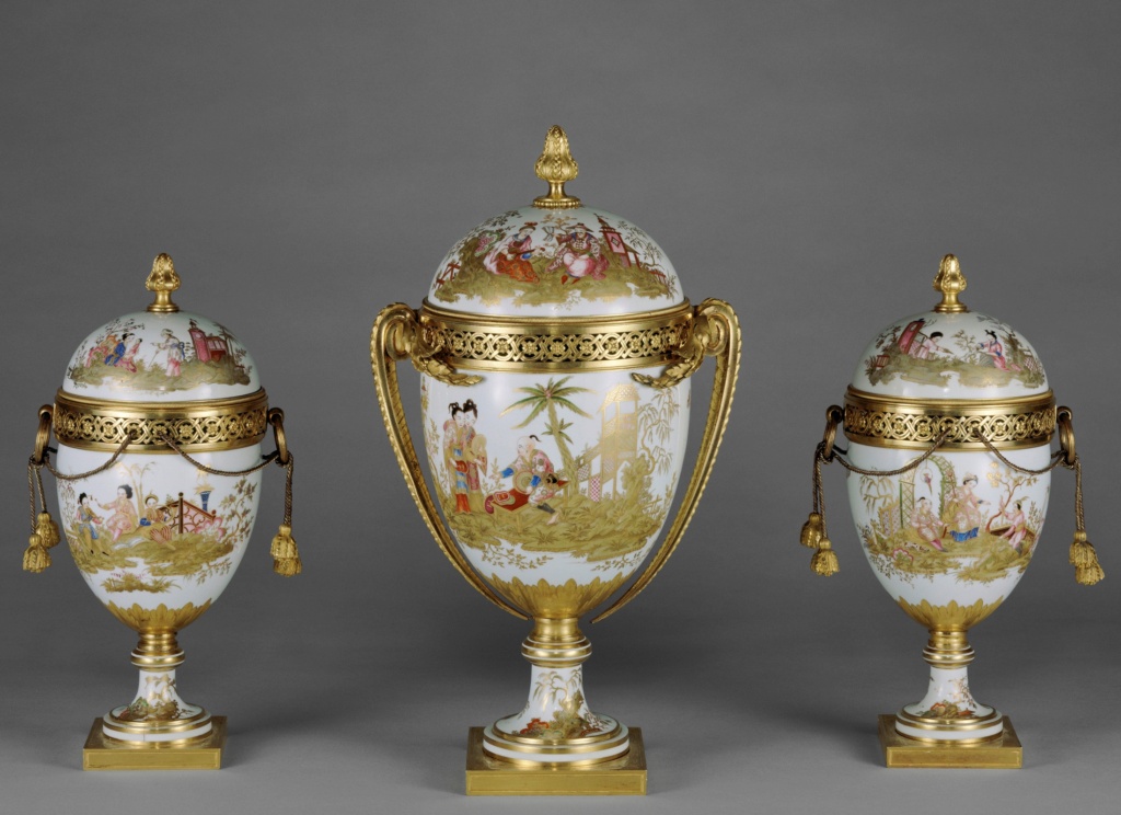 Les vases "oeuf" en porcelaine de Sèvres du XVIIIe siècle 16-10-10