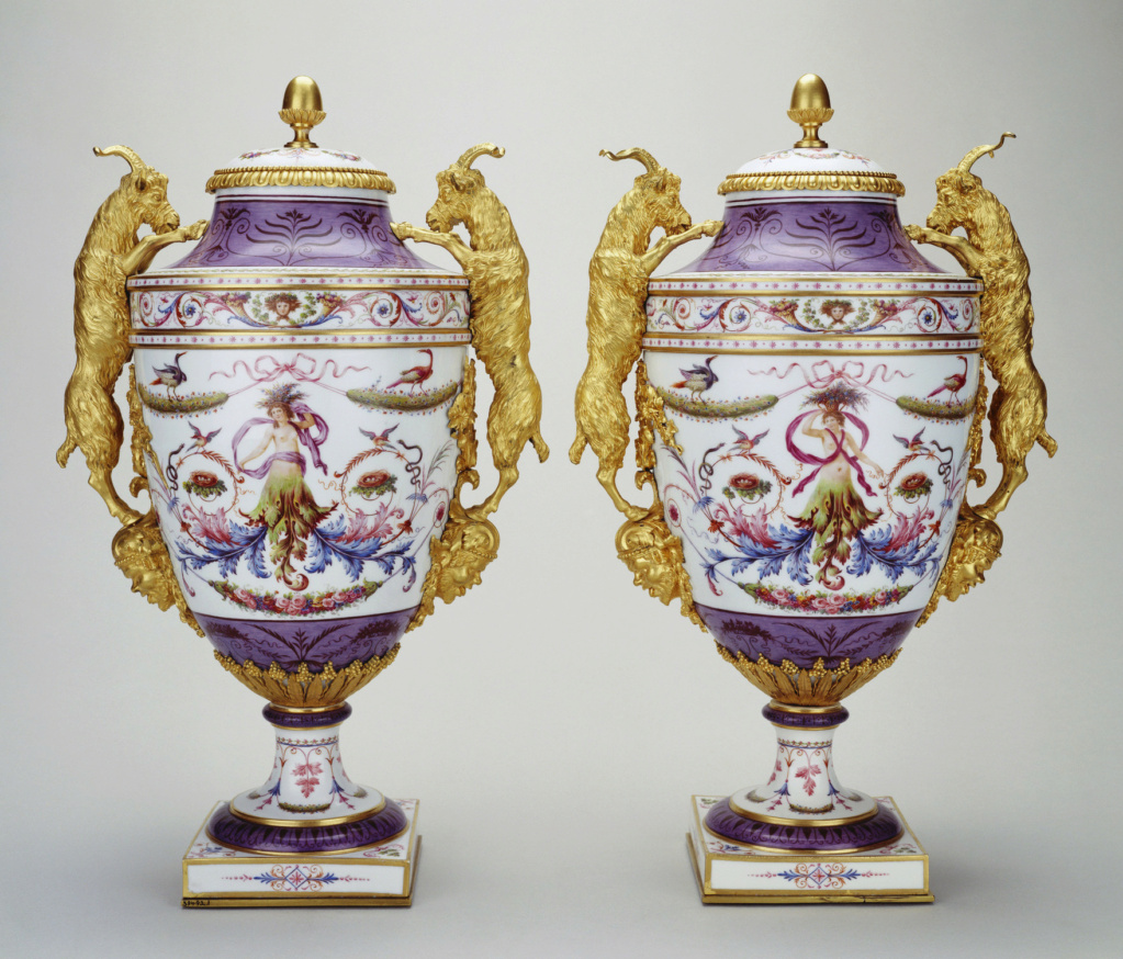 Services - Les services en porcelaine de Sèvres de Louis XVI 16970010