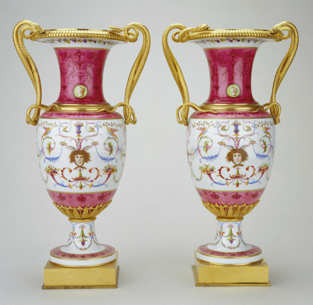 Les services en porcelaine de Sèvres de Louis XVI 16971510