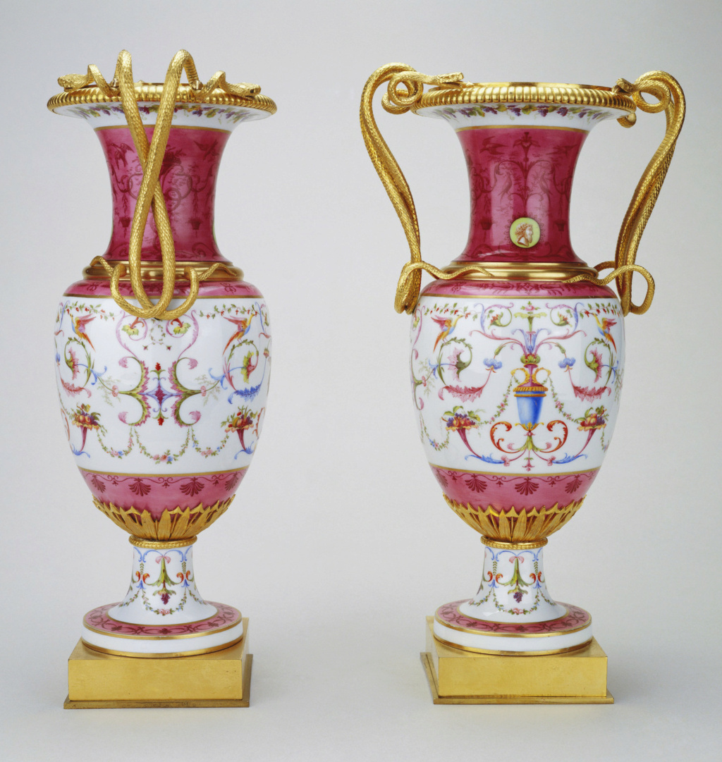 Les services en porcelaine de Sèvres de Louis XVI 16971611