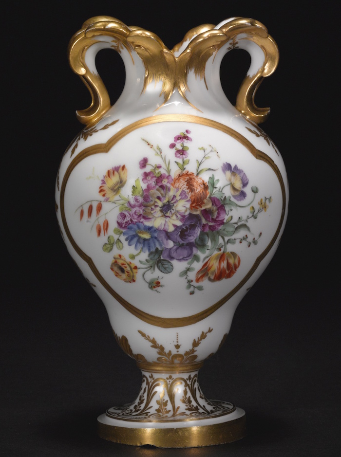 Le premier vase en porcelaine de Sèvres acheté par Marie-Antoinette en 1774 192l1810