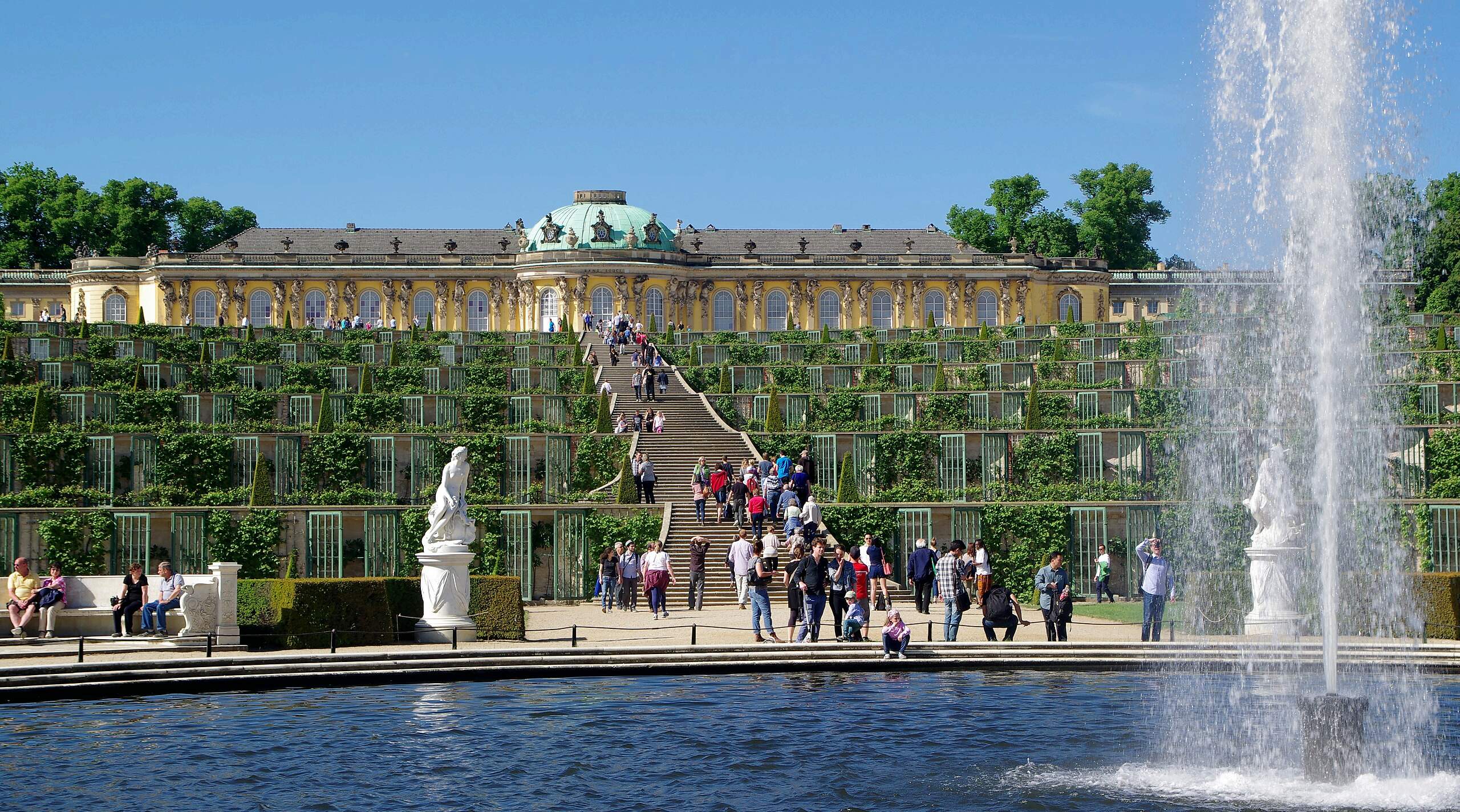 Le palais et le parc de Sans-souci, ou Sanssouci, à Potsdam  - Page 2 2560px17