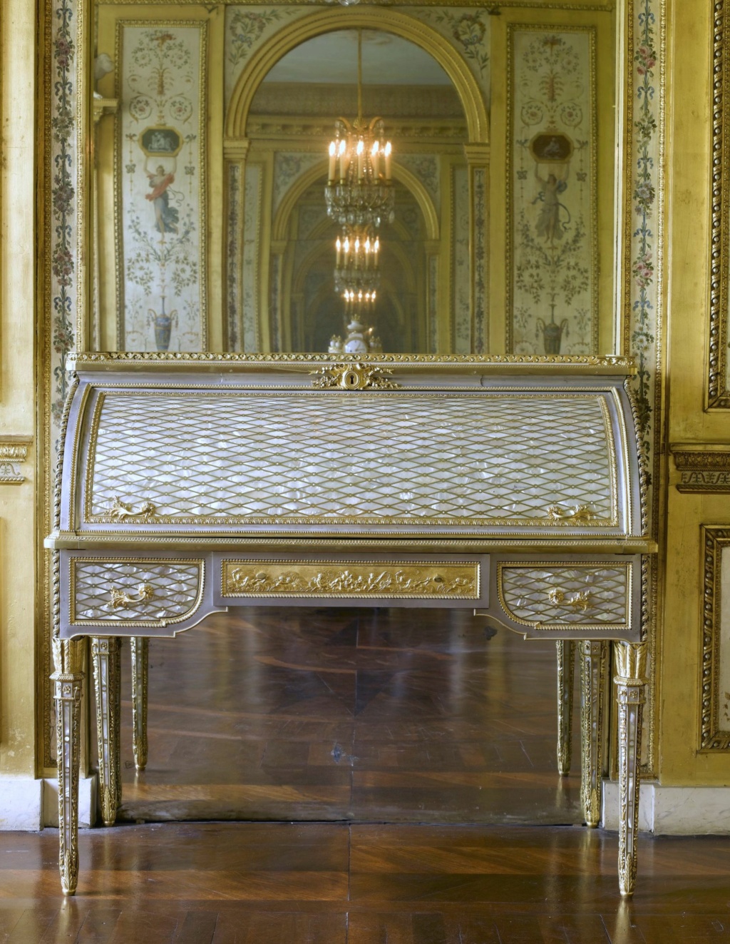 Le boudoir d'argent de Marie-Antoinette au château de Fontainebleau  - Page 2 611bbe11