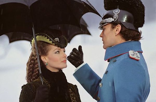 Les meilleures séries TV que vous conseillez (hors XVIIIe siècle) - Page 9 94003011