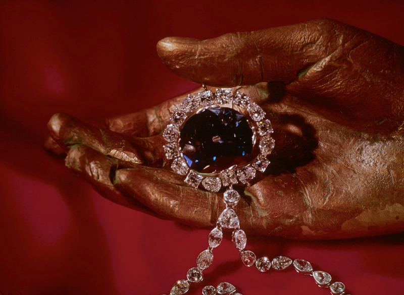 Les bijoux et diamants de la Couronne de France - Page 2 Ark_6510