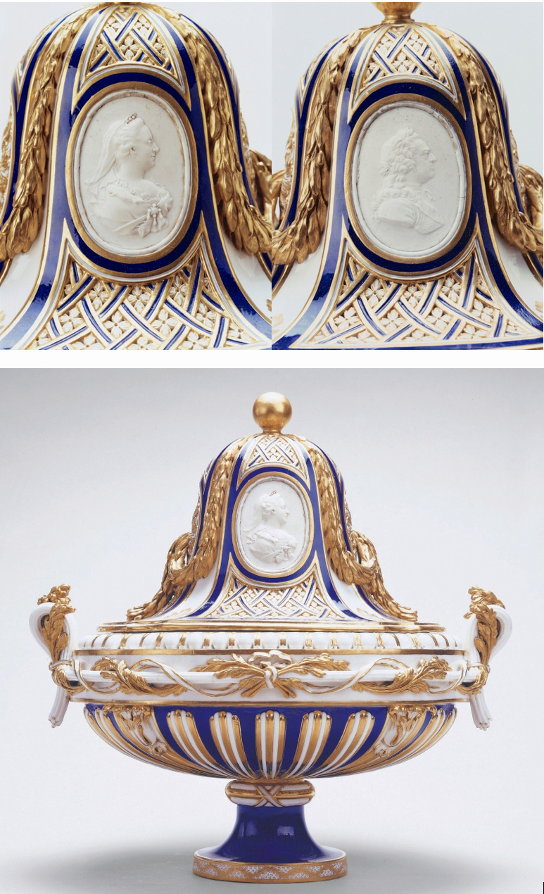 Les vases "oeuf" en porcelaine de Sèvres du XVIIIe siècle Capt1118