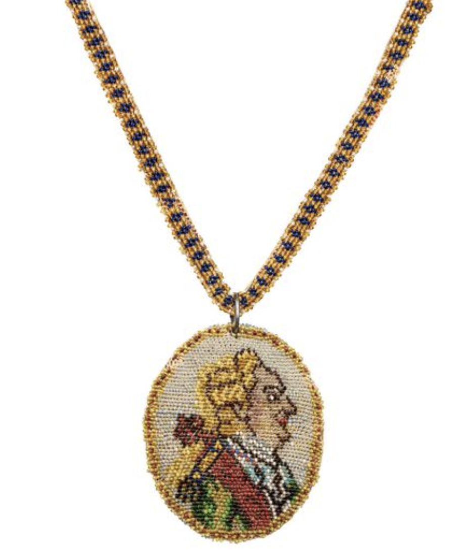 Accessoires réalisés en "sablé de perles" au XVIIIe siècle Capt1211